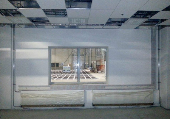 Wykonanie instalacji centralnego ogrzewania na części hali Volkswagena we Wrześni. Stal zaciskowa.